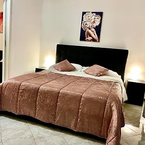 https://la-casa-di-silvy.hotelitalianriviera.com